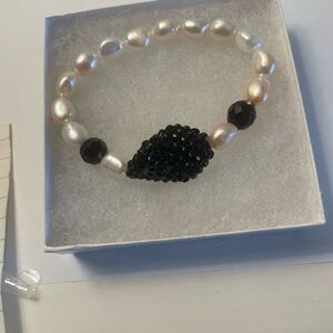 Freshwater Pearl Bracelet with Black Jet Accents   Handmade  NWT